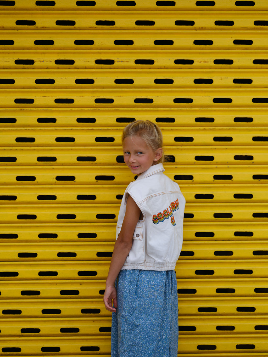 Hundred pieces vest