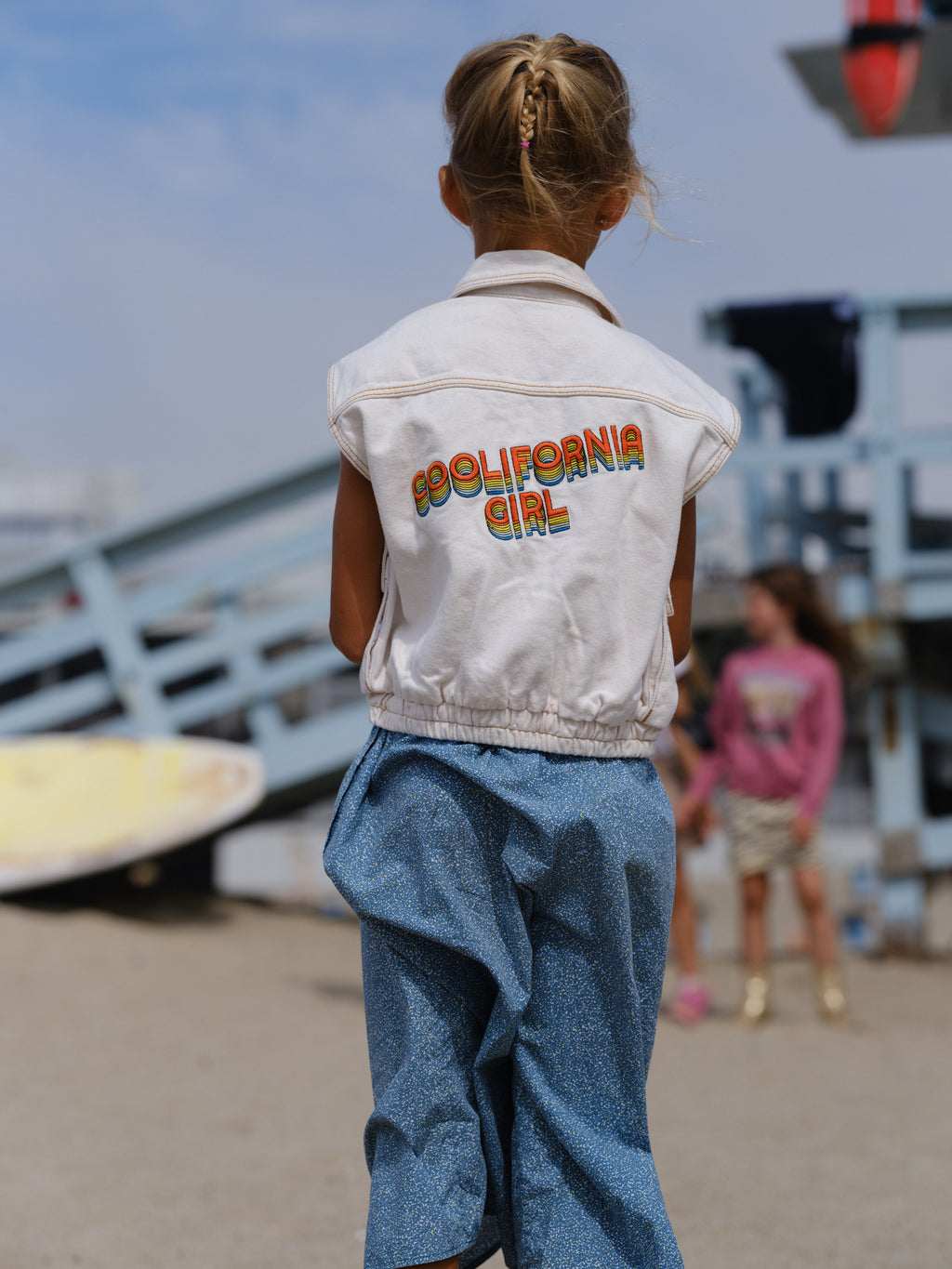 Hundred pieces vest